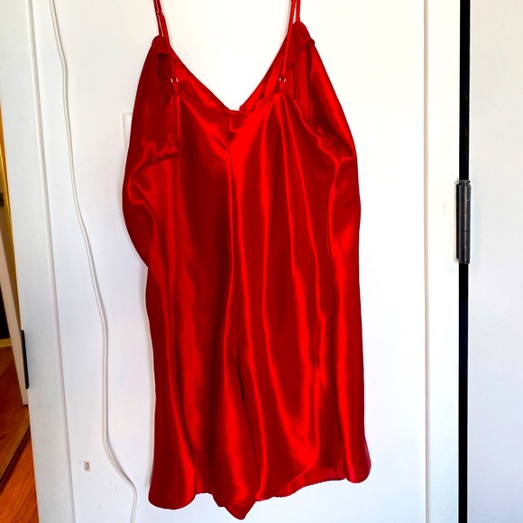 Morgan Taylor Vintage Satin Red Romper - Picture 3 of 6